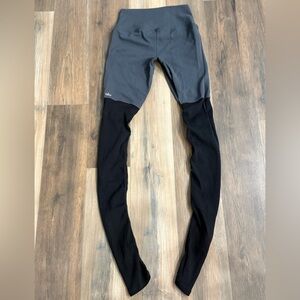 ALO Yoga Women’s Two-Tone Black and Gray Joggers